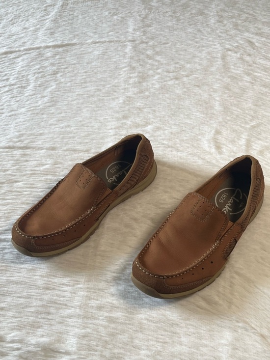 Clarks | Allston Free | Men\'s Slip-On Leather Loafers in Brown main image 3